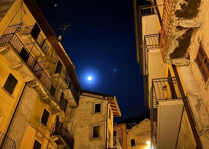 Romantic Retreat With Breathtaking View And Terrace La Casa Sulla Collina 2 Apartman *